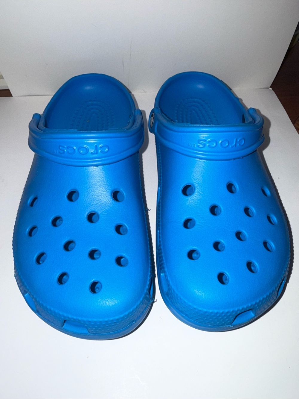 CROCS Classic Clog in Bright Blue Womens 10 / Mens 8